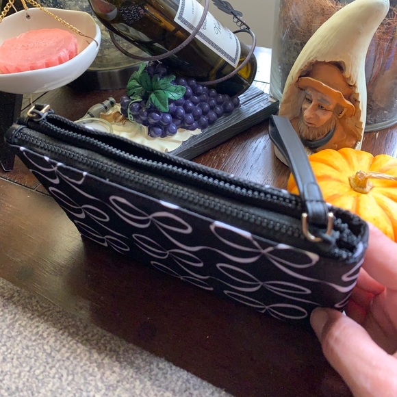 Authentic Kate Spade nylon/leather 2 zip wristlet - Picture 2 of 9